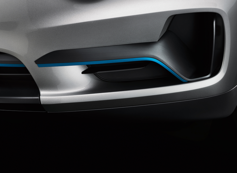 Illustration for article titled BMW eDrive meets BMW xDrive – an innovative combination designed to deliver efficient driving pleasure: The BMW Concept5 X5 eDrive.